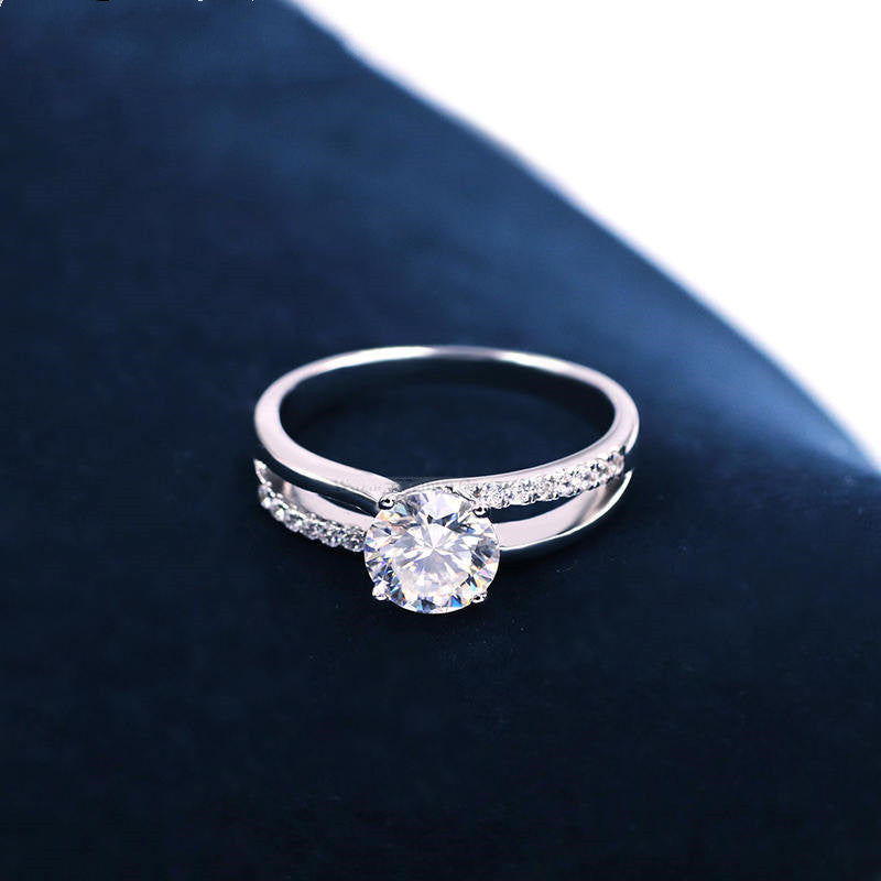 Women's Moissan ring